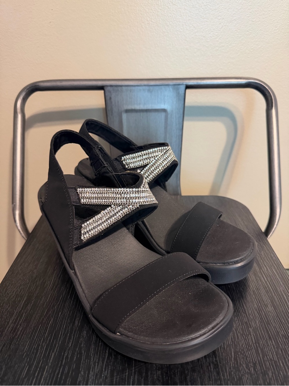 Skechers Luxe Foam Rhinestone Wedge Sandals Black Size 8